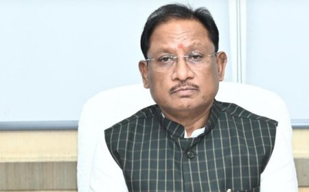 मुख्यमंत्री श्री विष्णु देव साय ने कहा—सड़कों पर विचरण करने वाले निराश्रित पशुओं की प्रभावी रोकथाम सुनिश्चित करें