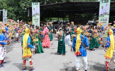 मुख्यमंत्री निवास में हरेली उत्सव: पारंपरिक लोक यंत्रों के साथ सुंदर नाचा का हो रहा आयोजन