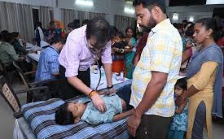 स्वास्थ्य शिविर में बच्चे में दुर्लभ बीमारी का लगा पता  - दुर्लभ अनुवांशिक बीमारी से ग्रसित बच्चे का होगा निशुल्क इलाज