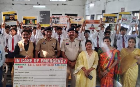 स्कूल में दी ट्रैफिक की क्लास, छात्रों को सिखाए गए सड़क सुरक्षा के नियम