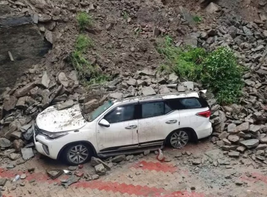 हिमाचल में भारी बारिश से टूटे पहाड़, 36 घंटे में 5 लोगों की मौत, लैंडस्लाइड से 3 नेशनल हाईवे समेत 398 बंद, 3 उपमंडलों में स्कूल बंद किए