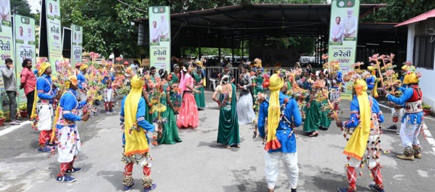 मुख्यमंत्री निवास में हरेली उत्सव: पारंपरिक लोक यंत्रों के साथ सुंदर नाचा का हो रहा आयोजन