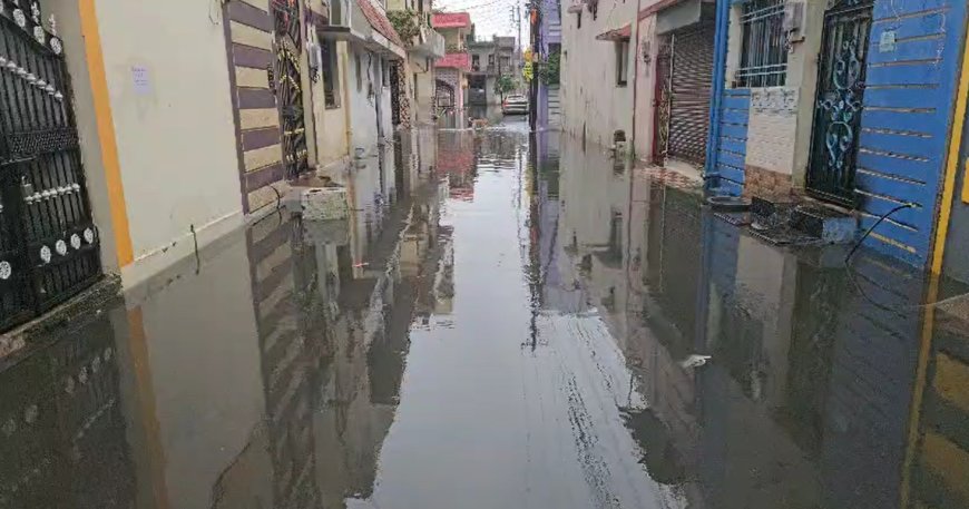 बारिश की पानी से जूझ रही जनता...  वार्ड क्रमांक 35 बारिश के पानी से हुआ लबालब...