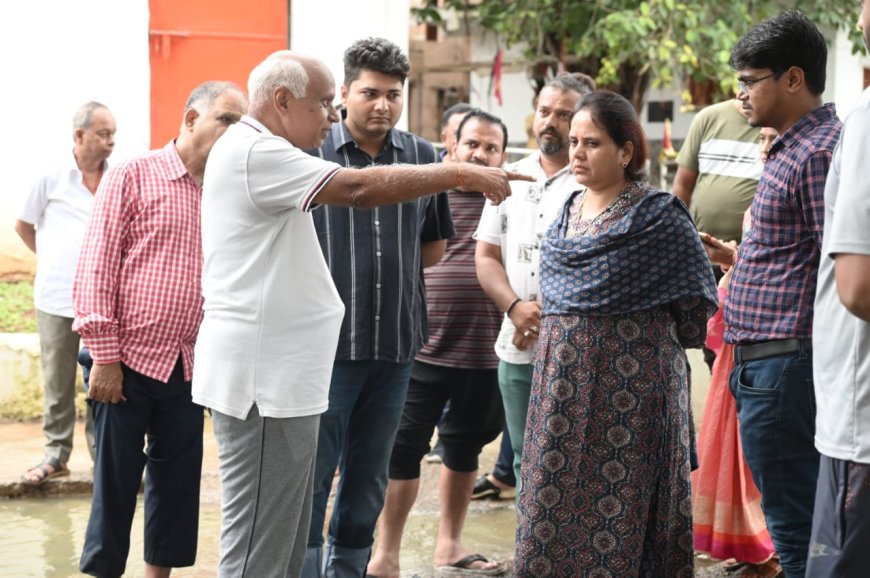 रायपुर बारिश - बारिश से जलभराव पर तुरंत एक्शन: महापौर और आयुक्त ने खुद किया निरीक्षण, घर-घर पहुंचाई राहत