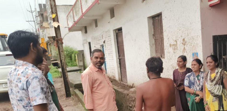 नाली में गोबर बहाने पर 4500 रुपये जुर्माना