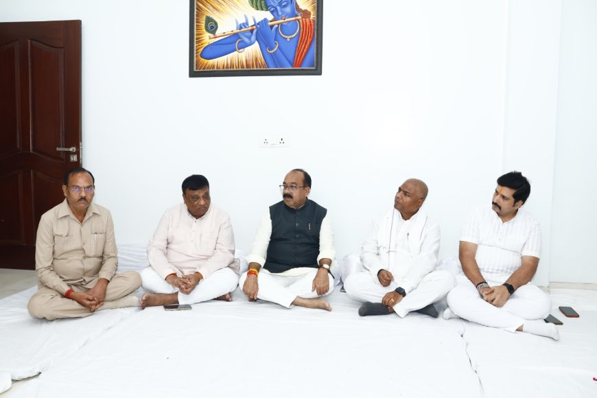 कैबिनेट मंत्री के भतीजे को श्रद्धांजलि देने फरसगुड़ा पहुंचे भाजपा नेता