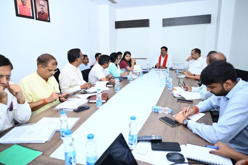 उपमुख्यमंत्री श्री विजय शर्मा की अध्यक्षता में पंचायत विभाग की बैठक प्रारंभ