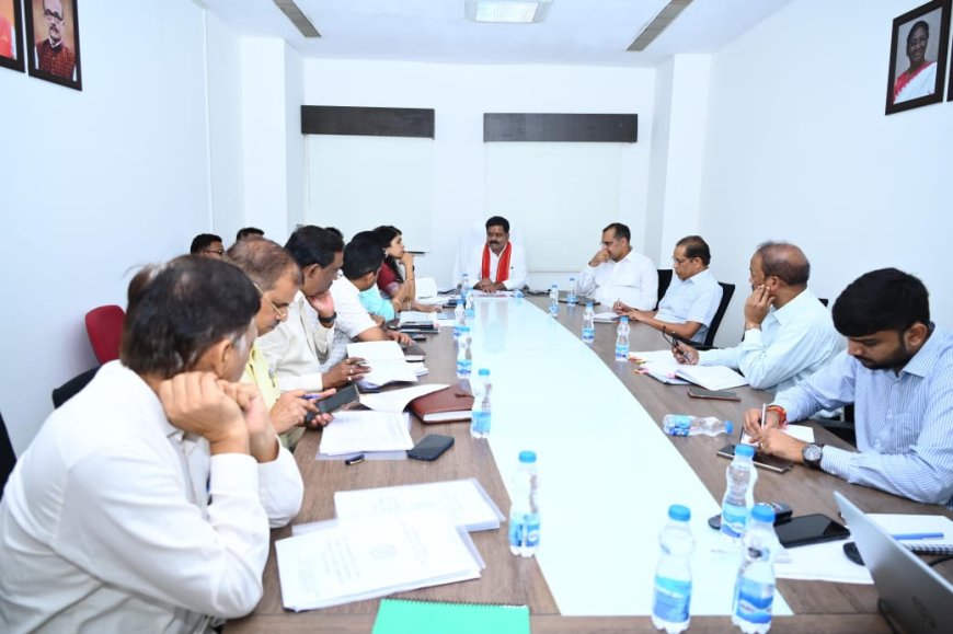 उपमुख्यमंत्री श्री विजय शर्मा की अध्यक्षता में पंचायत विभाग की बैठक प्रारंभ