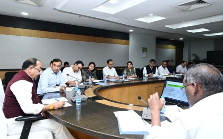 समीक्षा बैठक,योजनाओं और सुविधाओं में ज्यादा गति के साथ करें कार्य - साव