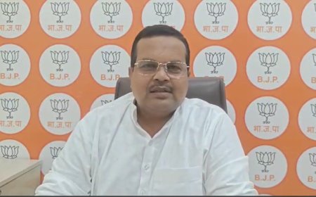 मुद्दों की दरिद्रता से जूझ रही कांग्रेस के पास अब कहने को कुछ नहीं बचा" — दाऊ अनुराग अग्रवाल