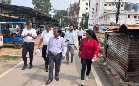 औचक निरीक्षण : संभागायुक्त कावरे ने मेकाहारा का किया निरीक्षण 