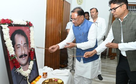 मुख्यमंत्री  ने स्व. दिलीप सिंह जूदेव की पुण्यतिथि पर दी श्रद्धांजलि