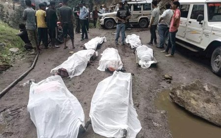 किश्तवाड़ में कुदरत का कहर! बादल फटा: 42 की मौत, सैकड़ों लापता