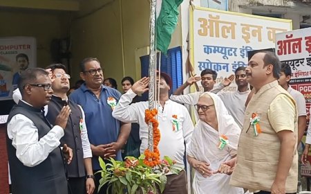 90 वर्ष की आयु में श्रीमती केसर दास वैष्णव ने फहराया तिरंगा