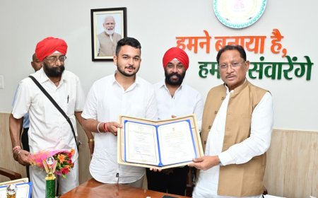 सौजन्य मुलाकात :  मुख्यमंत्री से मिले राष्ट्रपति सम्मान प्राप्त देवाशीष और मनतृप्त  