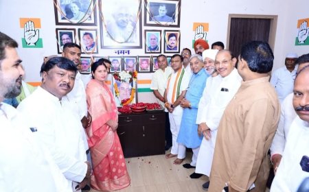 भारत रत्न, पूर्व प्रधानमंत्री राजीव गांधी को दी श्रद्धांजलि 