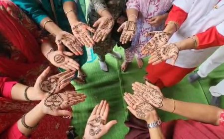 स्वास्थ्यकर्मियों का प्रदर्शन 