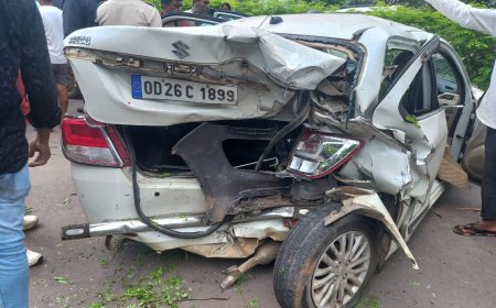 लाभांडी चोक में दो कार और एम्बुलेंस की टक्कर, दो महिलाओं की हालत गंभीर