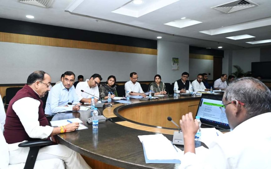 समीक्षा बैठक,योजनाओं और सुविधाओं में ज्यादा गति के साथ करें कार्य - साव