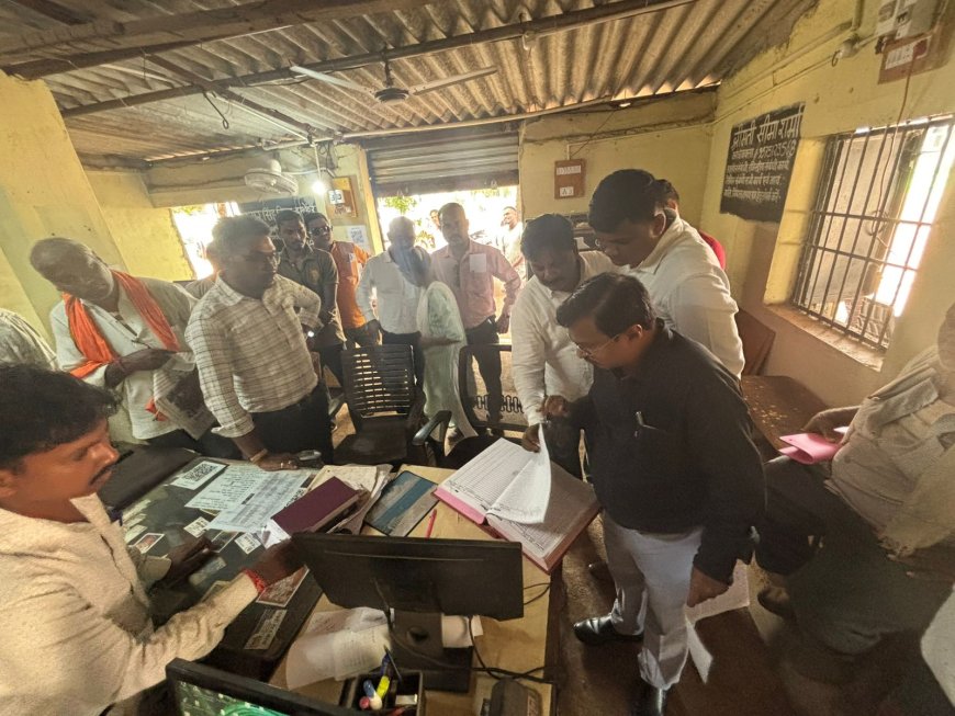 निरीक्षण संभागायुक्त कावरे ने  किया औचक निरीक्षण अनुपस्थिति रहने पर 16 कर्मचारियों को नोटिस, कार्य में लापरवाही 1 को किया निलंबित 