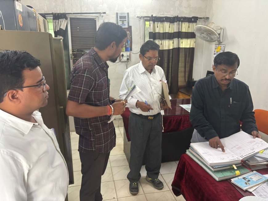 निरीक्षण संभागायुक्त कावरे ने  किया औचक निरीक्षण अनुपस्थिति रहने पर 16 कर्मचारियों को नोटिस, कार्य में लापरवाही 1 को किया निलंबित 