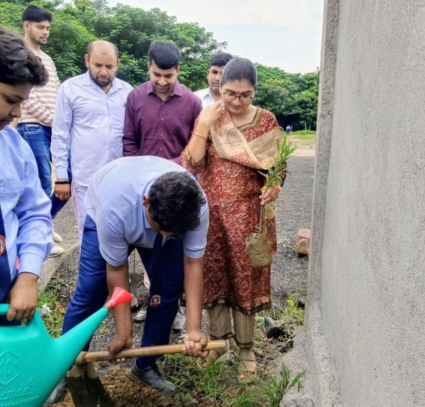 वृक्षारोपण ,पर्यावरण संरक्षण की ओर स्कूली कदम