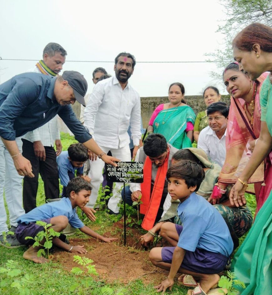 वृक्षारोपण ,पर्यावरण संरक्षण की ओर स्कूली कदम
