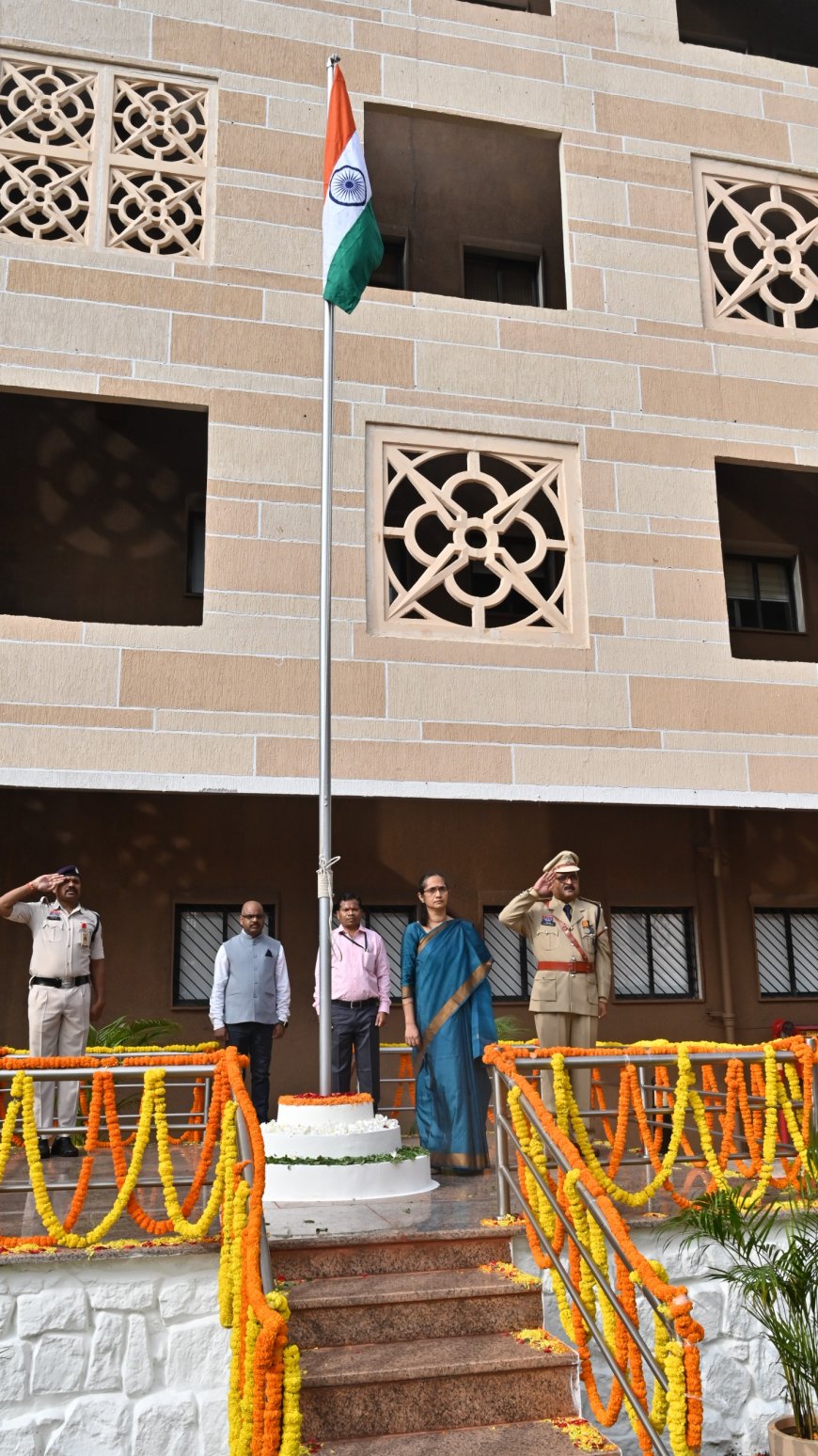 स्वतंत्रता दिवस : मंत्रालय में अपर मुख्य सचिव ने किया ध्वजारोहण