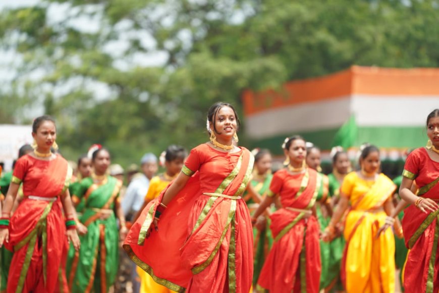 स्वतंत्रता दिवस समारोह: शालेय विद्यार्थियों की सांस्कृतिक प्रस्तुतियों ने बांधा समां