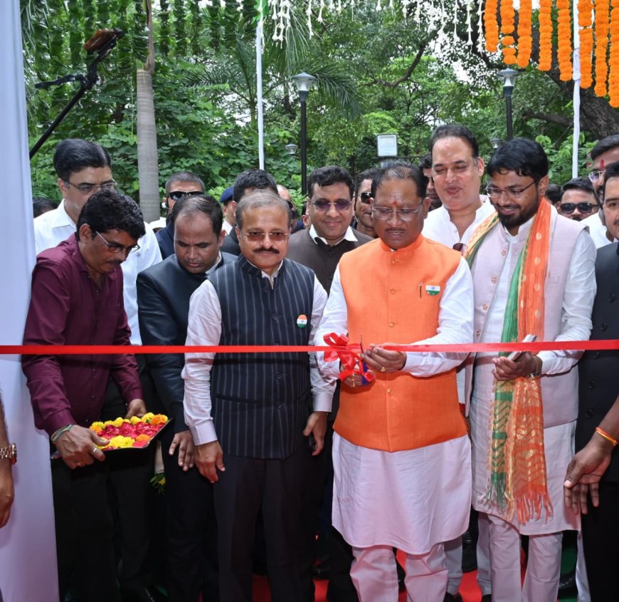 मुख्यमंत्री  ने स्वतंत्रता दिवस पर टाउन हॉल में छायाचित्र प्रदर्शनी का किया शुभारंभ