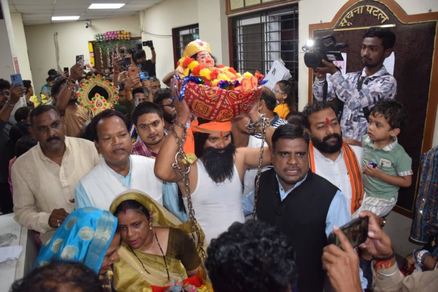 कारागार में प्रकट हुए कन्हैया, झांकी देख भावविभोर हुए श्रद्धालु