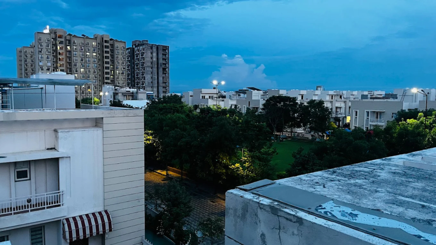 जनहित पर तमाचा: JDA अफसर का आदेश बना सोसाइटी पर कहर! एकतरफ़ा फैसले से किंग्स कोर्ट सोसाइटी में व्यवस्था चौपट | JDA की कार्यशैली पर सवाल