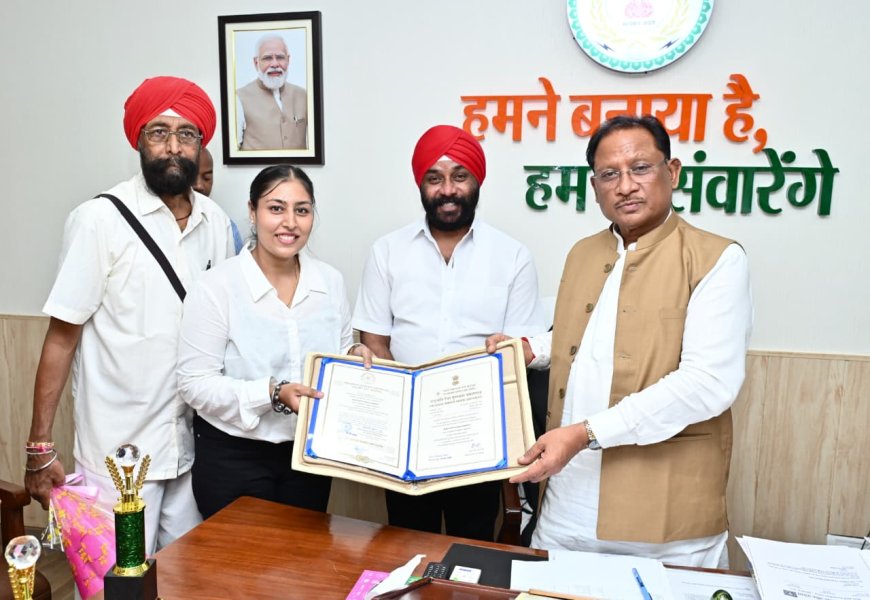 सौजन्य मुलाकात :  मुख्यमंत्री से मिले राष्ट्रपति सम्मान प्राप्त देवाशीष और मनतृप्त  