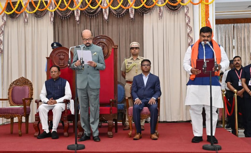 राज्यपाल  डेका ने दिलाई मंत्रियों को शपथ