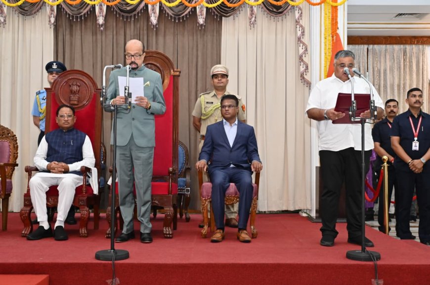 राज्यपाल  डेका ने दिलाई मंत्रियों को शपथ