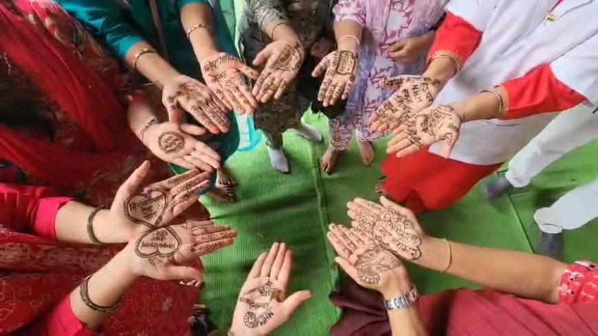 स्वास्थ्यकर्मियों का प्रदर्शन 