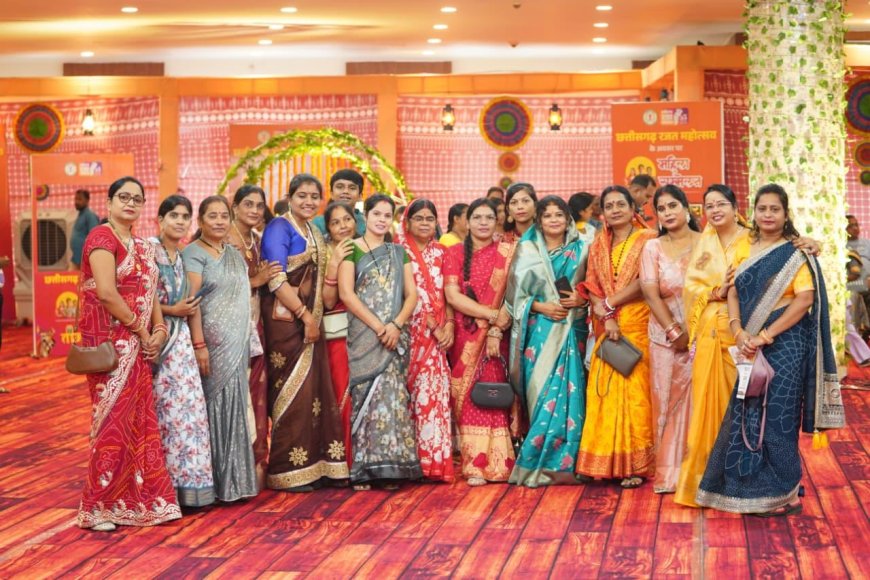 महिला सम्मेलन : तीजा-पोरा के पारंपरिक रंग में सराबोर हुई राजधानी
