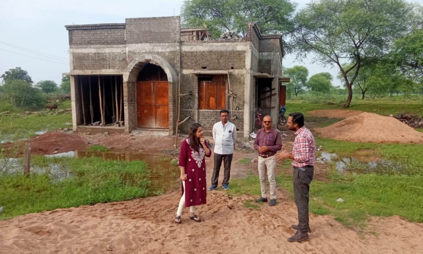 जिला पंचायत सीईओ सूरूचि सिंह ने निर्माणधीन महतारी सदन का किया निरक्षण कार्य मे प्रगती लाने दीया निर्देश
