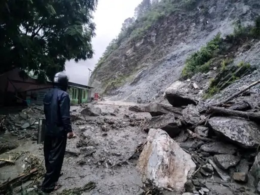 उत्तर भारत में बाढ़ और लैंडस्लाइड का कहर