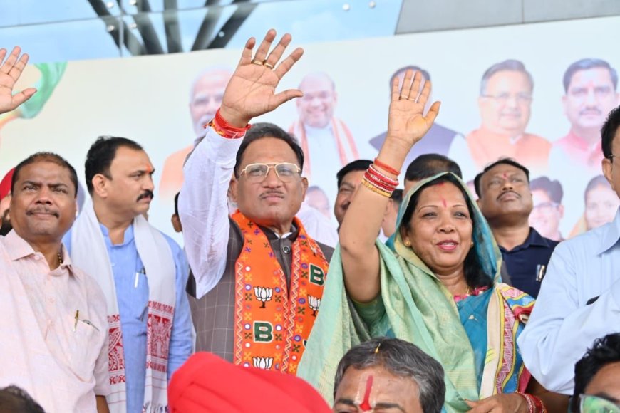 विदेश दौरा पूरा कर रायपुर लौटें सीएम