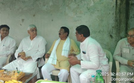 पूर्व उपमुख्यमंत्री टीएस बाबा पूर्व  विधायक छन्नी साहू को लेकर पहुचे खुज्जी चौकी मे ऐतिहासिक स्वागत