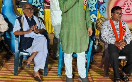 भगवान गणेश जी के स्थापना के अवसर पर काग्रेंस महामंत्री चुम्मन साहू पहुचे पिनकापार नवागांव