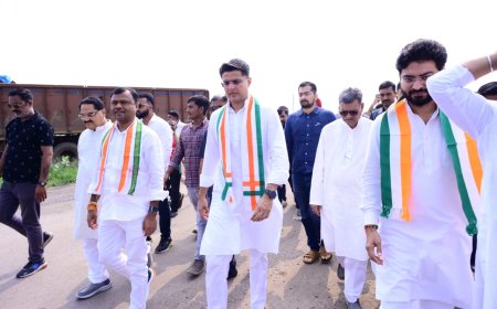 पायलट पहुंचे रायपुर, बोले-डबल इंजन सरकार केवल फेंक रही धुआं