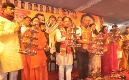 प्रधानमंत्री नरेंद्र मोदी के जन्मदिन पर खारुन नदी तट पर सीएम साय ने की महाआरती.