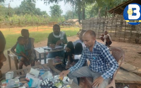 टीसी  बस्तर के अबूझमाड़ से लगे कोंडे तक पहुँची स्वास्थ्य सेवाएँ - इंद्रावती नदी में स्वयं नाव चलाकर गाँव पहुँचे स्वास्थ्य विभाग के कर्मचारी 