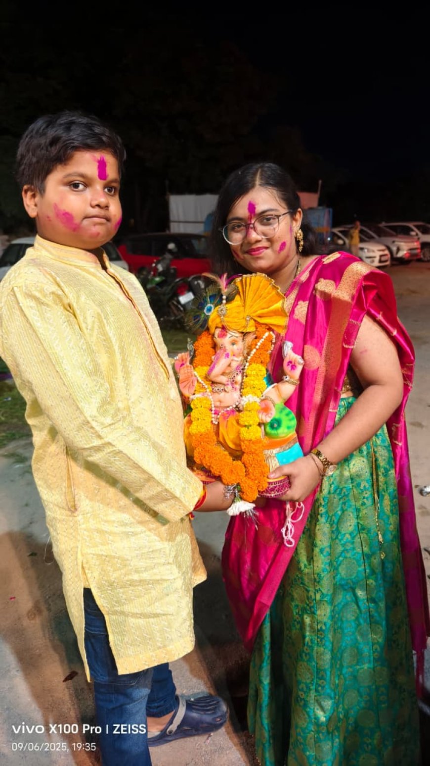 गणपति बप्पा मोरया अगले बरस तू जल्दी आ.... ,नम आंखों और भावुक मन से दी गई गणपति बप्पा को विदाई