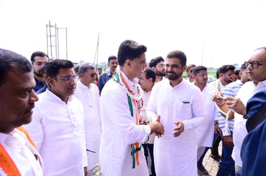 पायलट पहुंचे रायपुर, बोले-डबल इंजन सरकार केवल फेंक रही धुआं