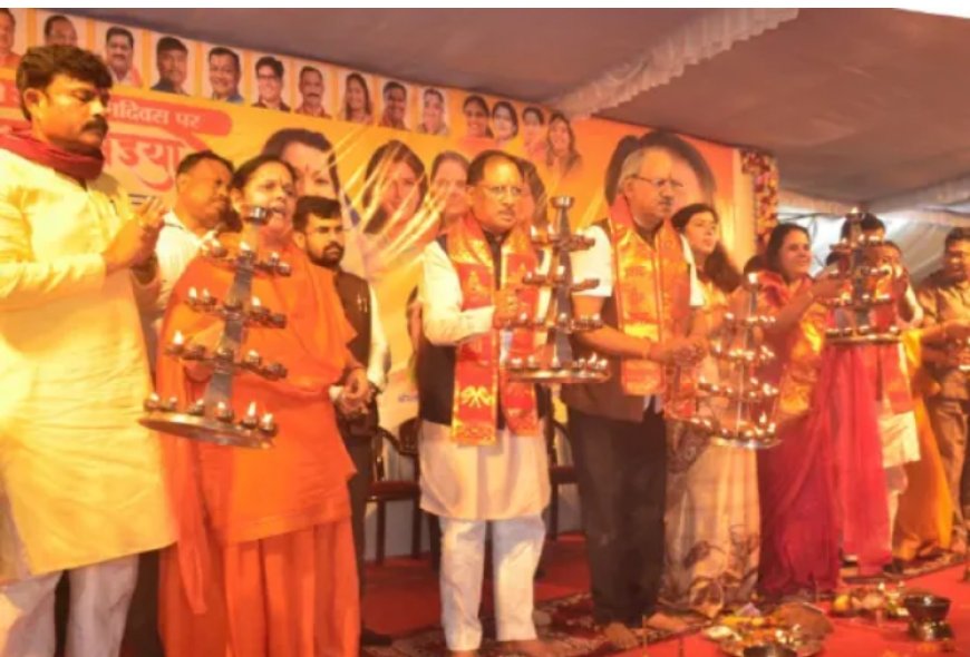 प्रधानमंत्री नरेंद्र मोदी के जन्मदिन पर खारुन नदी तट पर सीएम साय ने की महाआरती.