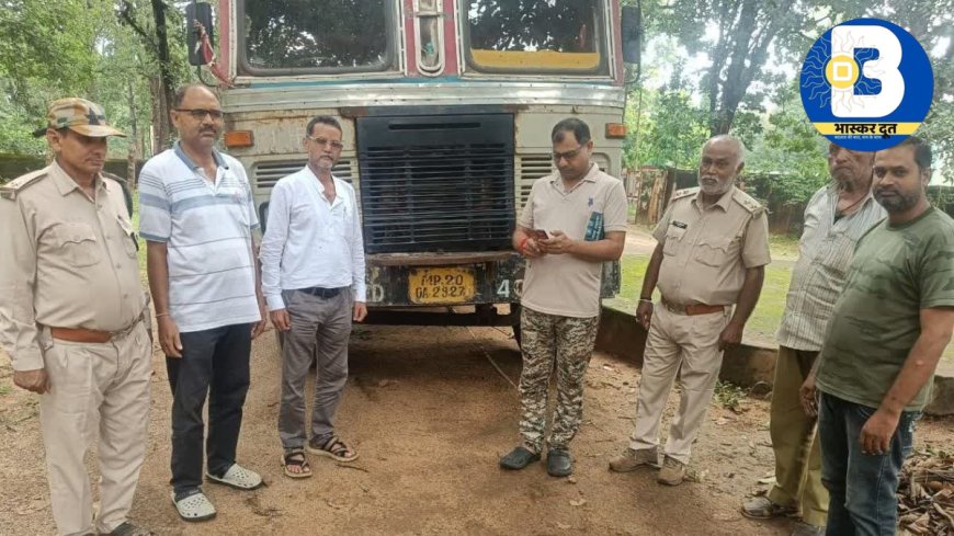 कुंवारपुर में बड़ी कार्रवाई: नीलगिरी लकड़ी से भरा ट्रक जब्त, लाखों की अवैध तस्करी का भंडाफोड़.